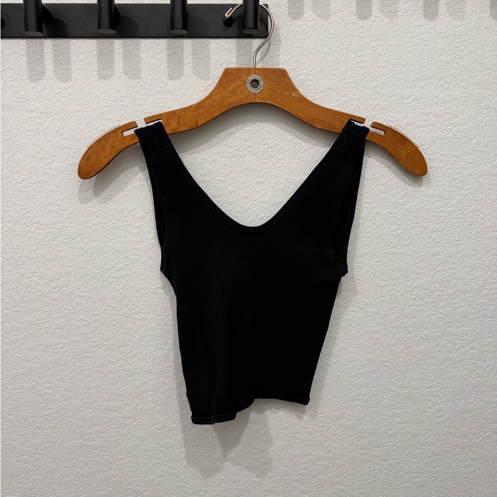 Black Sleeveless Women's Twist Top